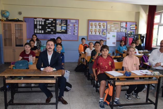 Kaymakamımız Sn. Hüseyin BÜTÜNER; Köprübaşı Anadolu Lisesi ile Köprübaşı Vali Muzaffer Ecemiş okullarını ziyaret etti.